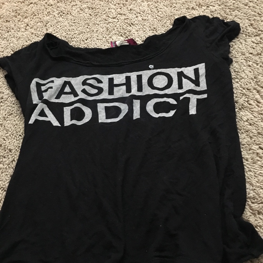 Random shirts 🌺❤️ - Picture 2 of 8