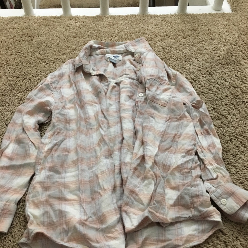 Random shirts 🌺❤️ - Picture 3 of 8