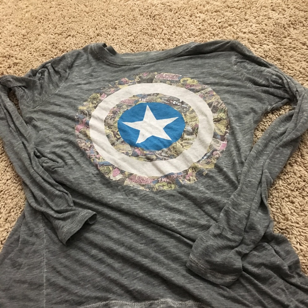 Random shirts 🌺❤️ - Picture 4 of 8