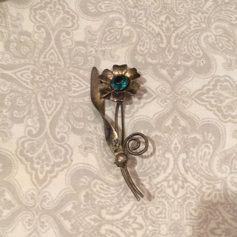 Sterling flower with stone in center pin