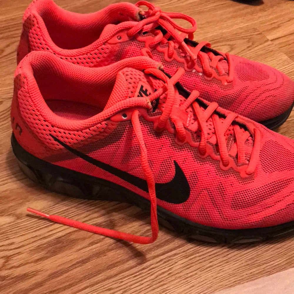 Fluorescent orange Nike’s