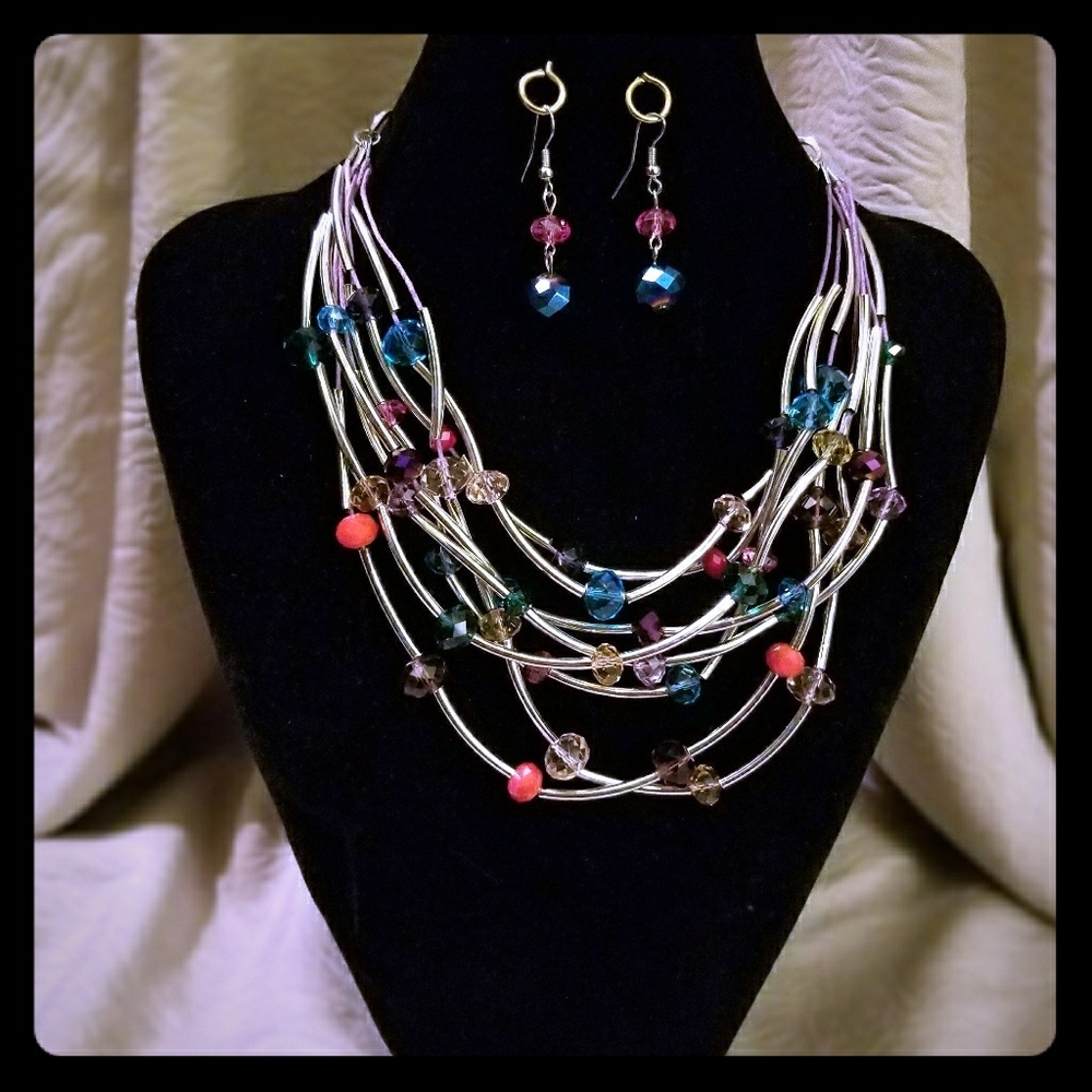 Earring and necklace set