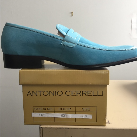 Classic lofer shoes varies in size and color