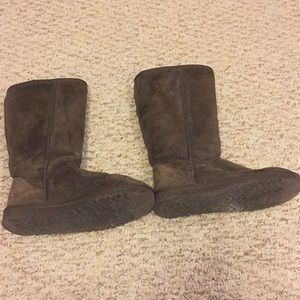 Classic Ugg Tall Boots in Brown
