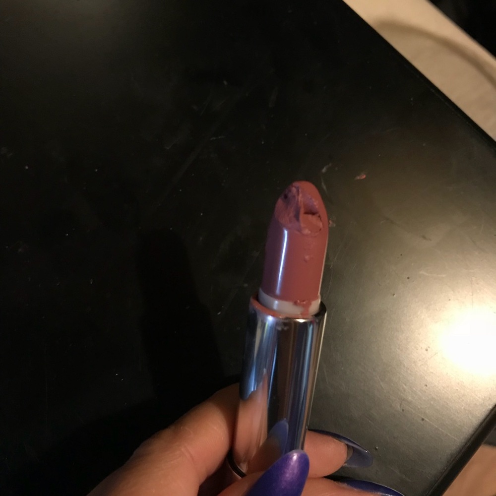 Lipstick bundle. - Picture 5 of 6
