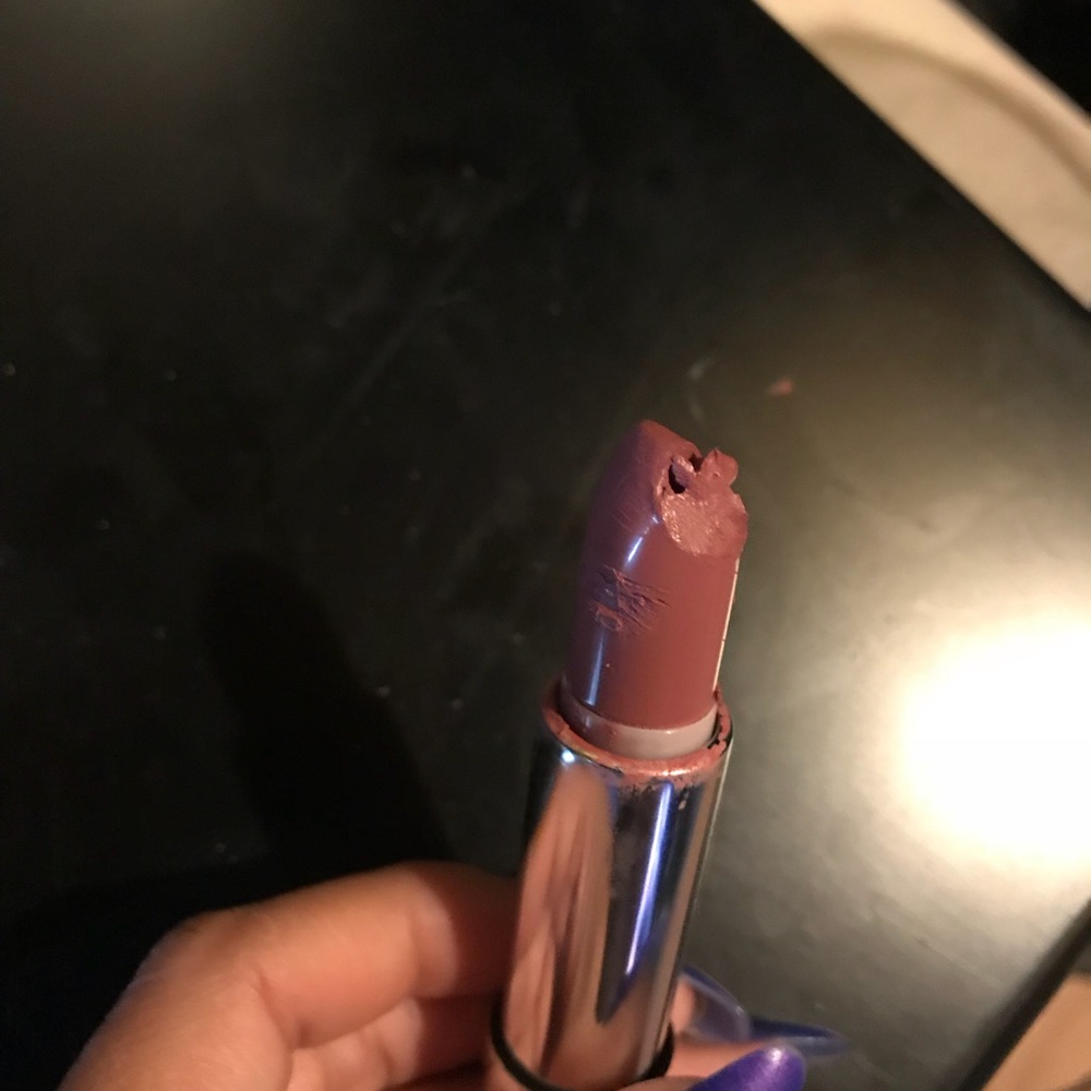 Lipstick bundle. - Picture 6 of 6