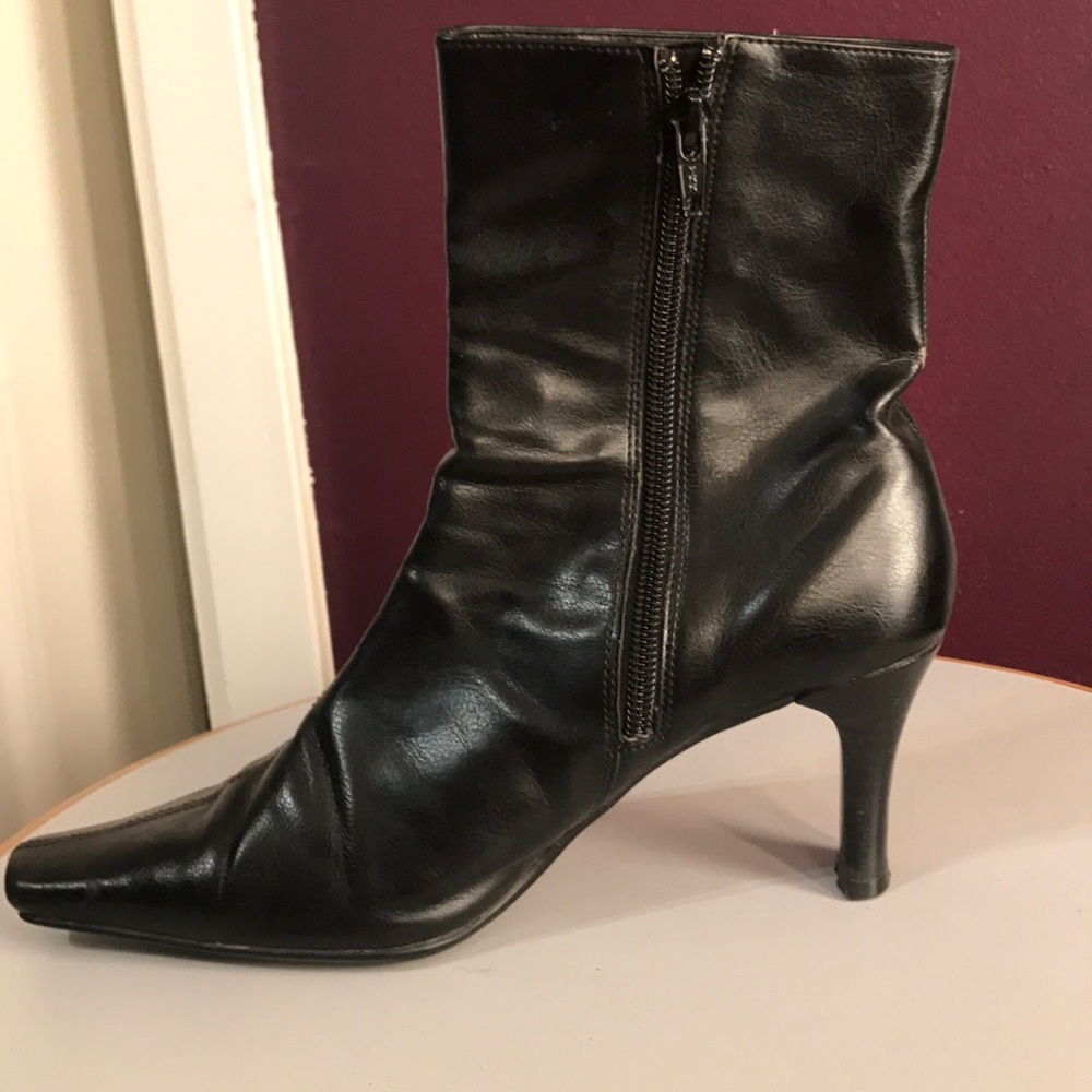 Black leather heel booties Size 6.5