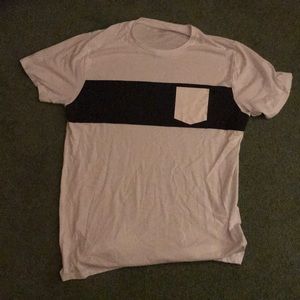 Pocket printed tee