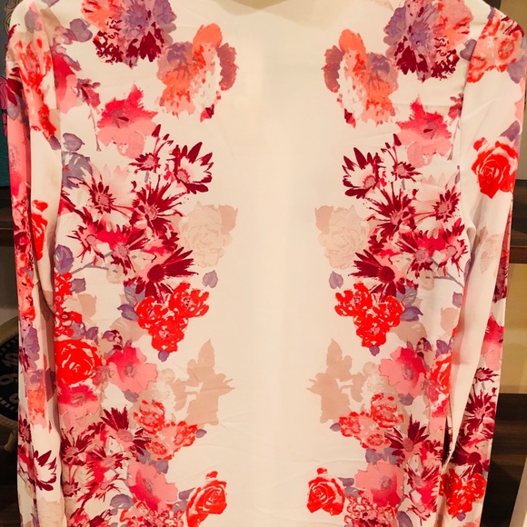 NWT Forever 21 White Floral Button Down - Picture 4 of 4