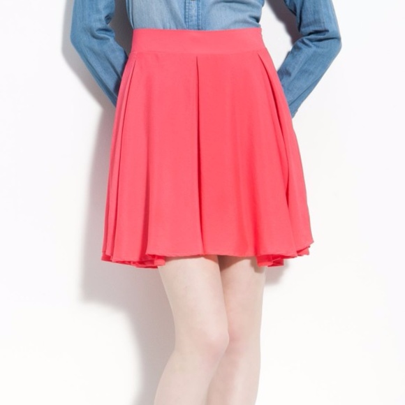 Collective Concepts Box Pleated Skirt - Picture 2 of 4