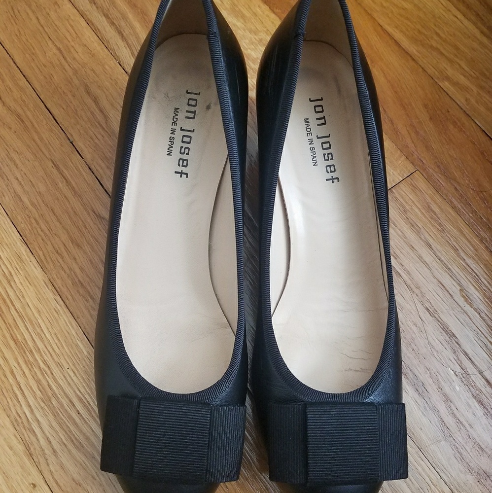 Jon Josef Black pumps