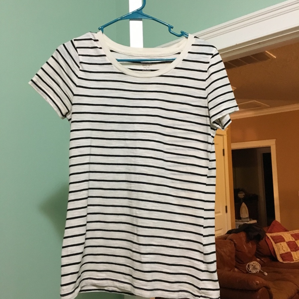 Black and white striped tee.