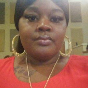 Meet your Posher, Gloria