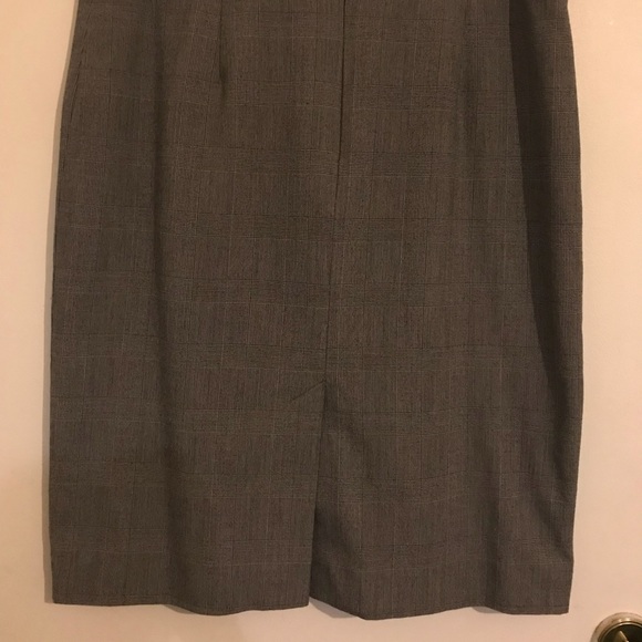 Classic Pencil Skirt Grey.  Amazing Pattern. - Picture 2 of 4