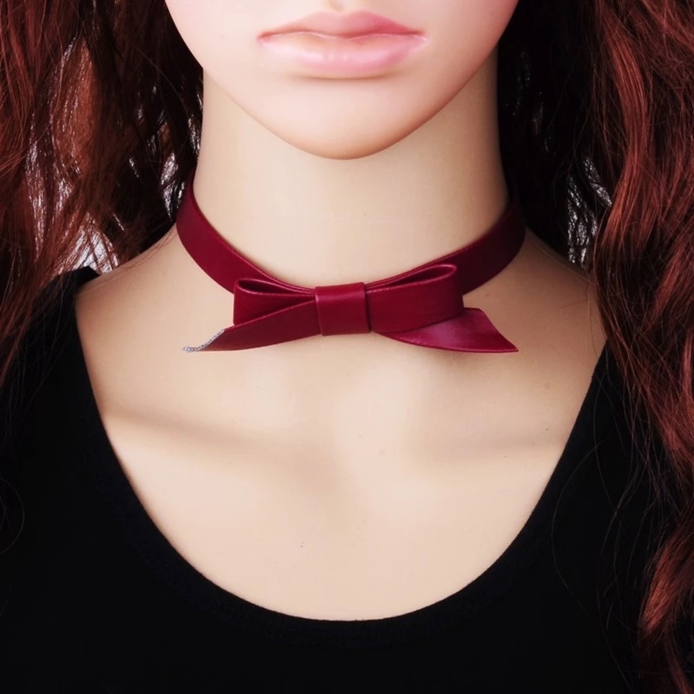 ON SALE!!🌹Burgundy Sexy Leather Bow Tie Choker🌹