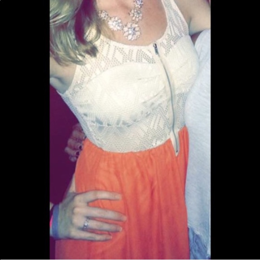 Hi low lace dress with a zipper