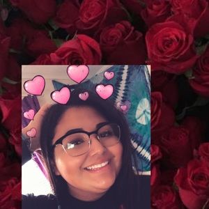 Meet your Posher, Nayeli