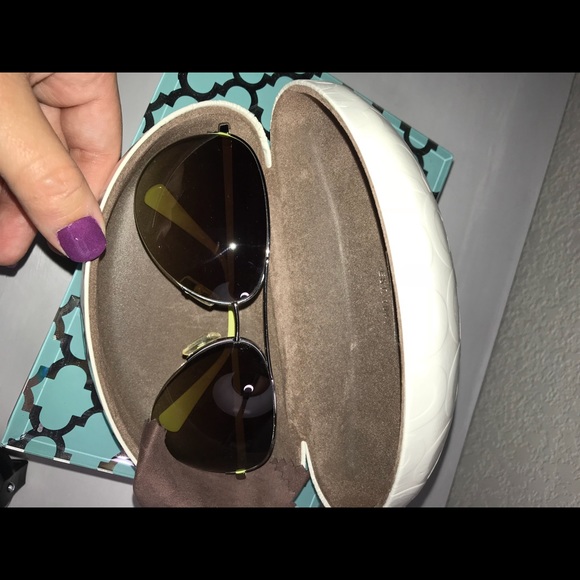 Coach aviator sunglasses - Picture 4 of 4