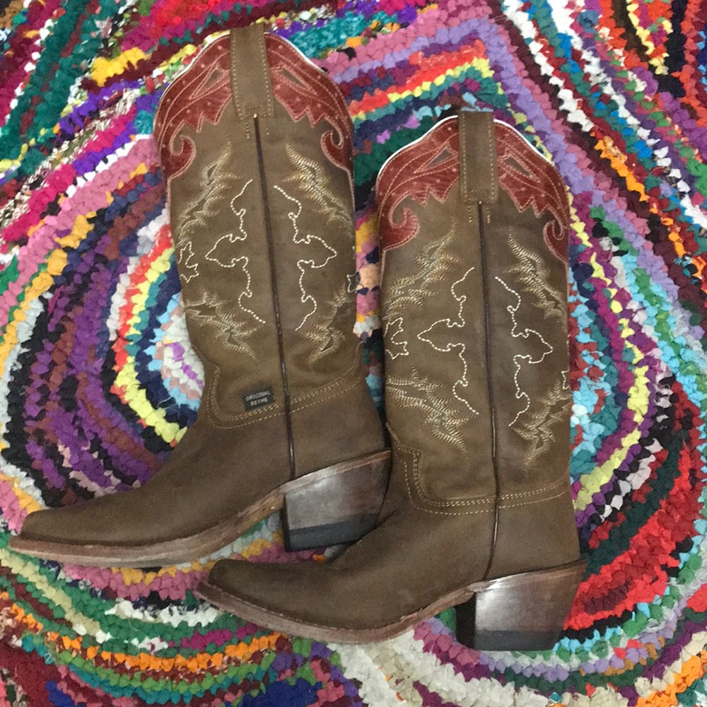 Boots - Picture 2 of 8