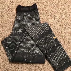 Nike Pro patterned leggings