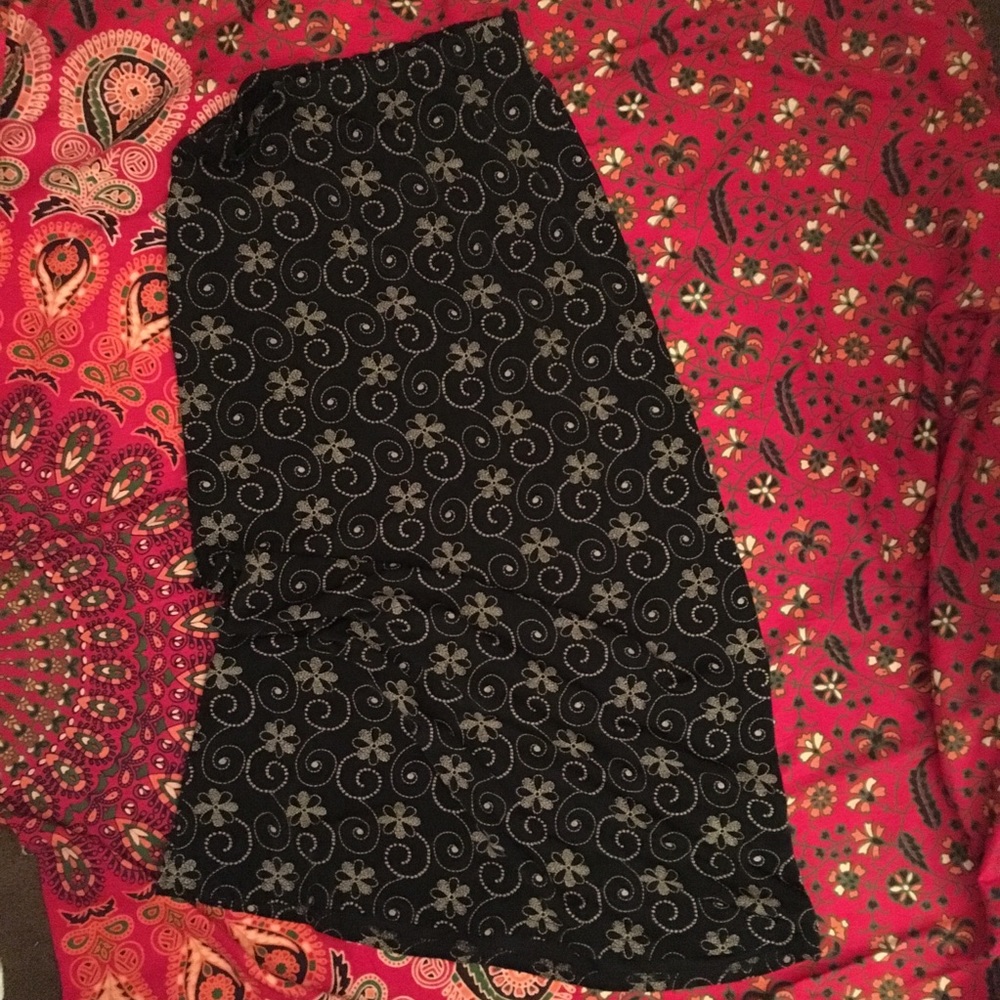 • 90s Maxi Skirt •