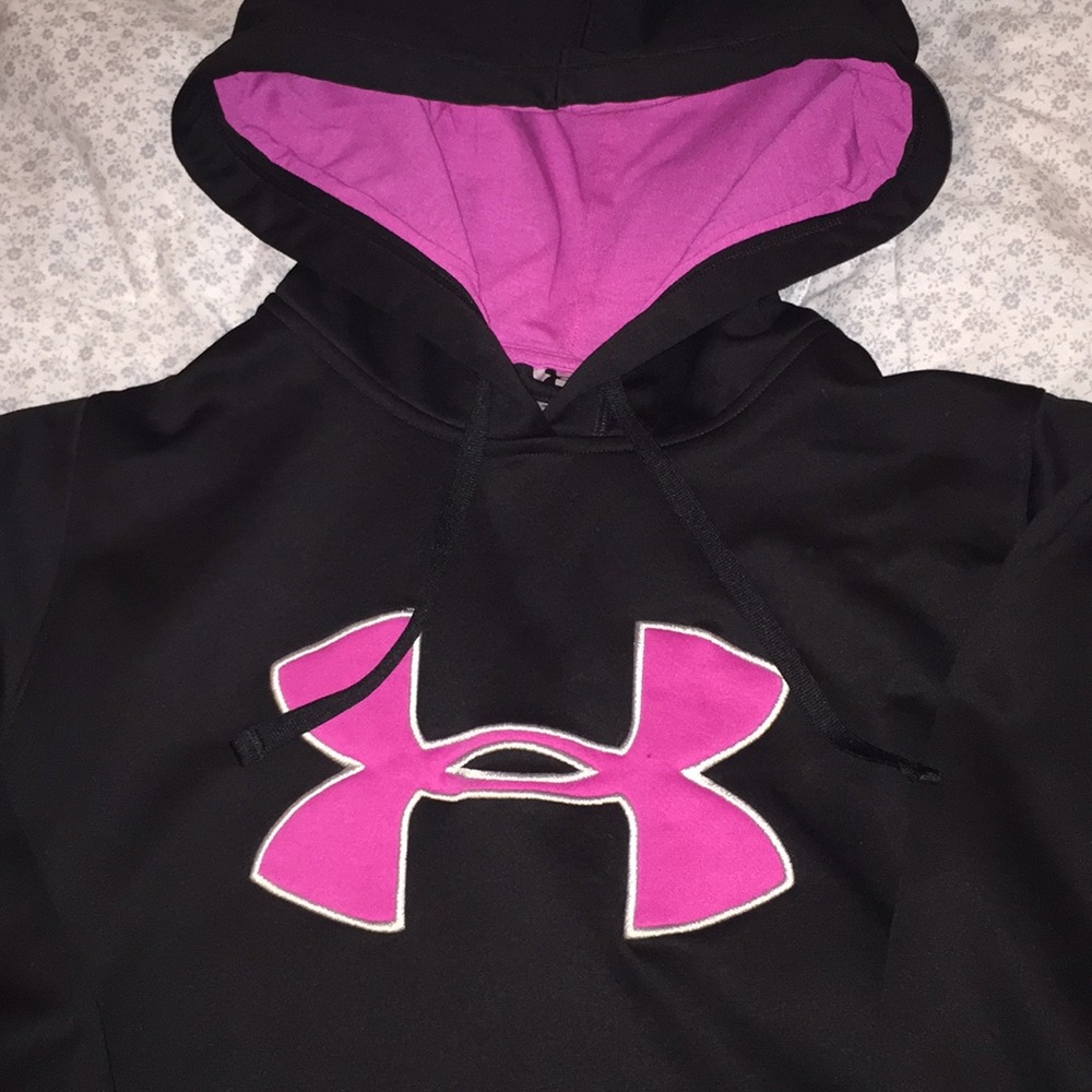 Under armour pull over sweat shirt