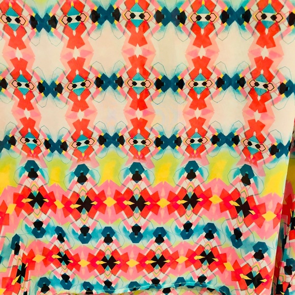 Kaleidoscope Short Sleeve Chiffon Sheer Top! - Picture 3 of 4