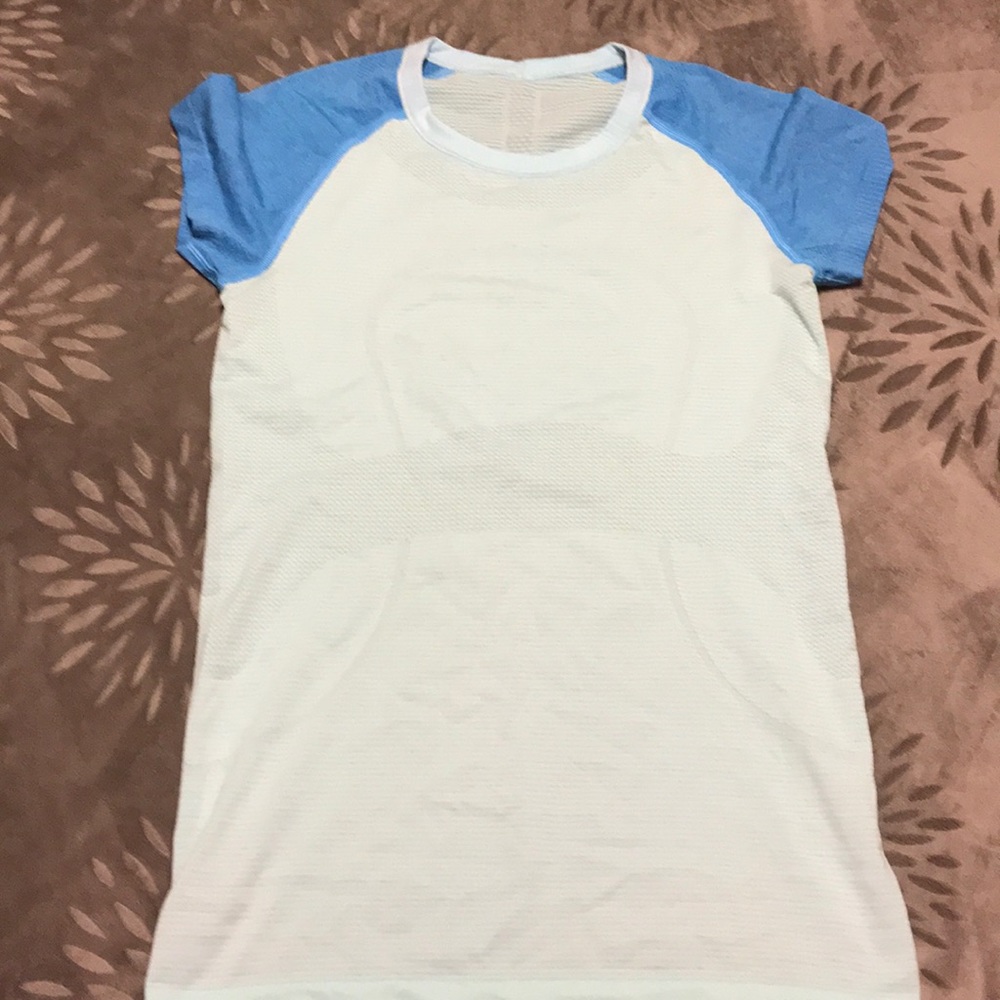 ⚡️SALE⚡️Blue Lululemon Workout Top