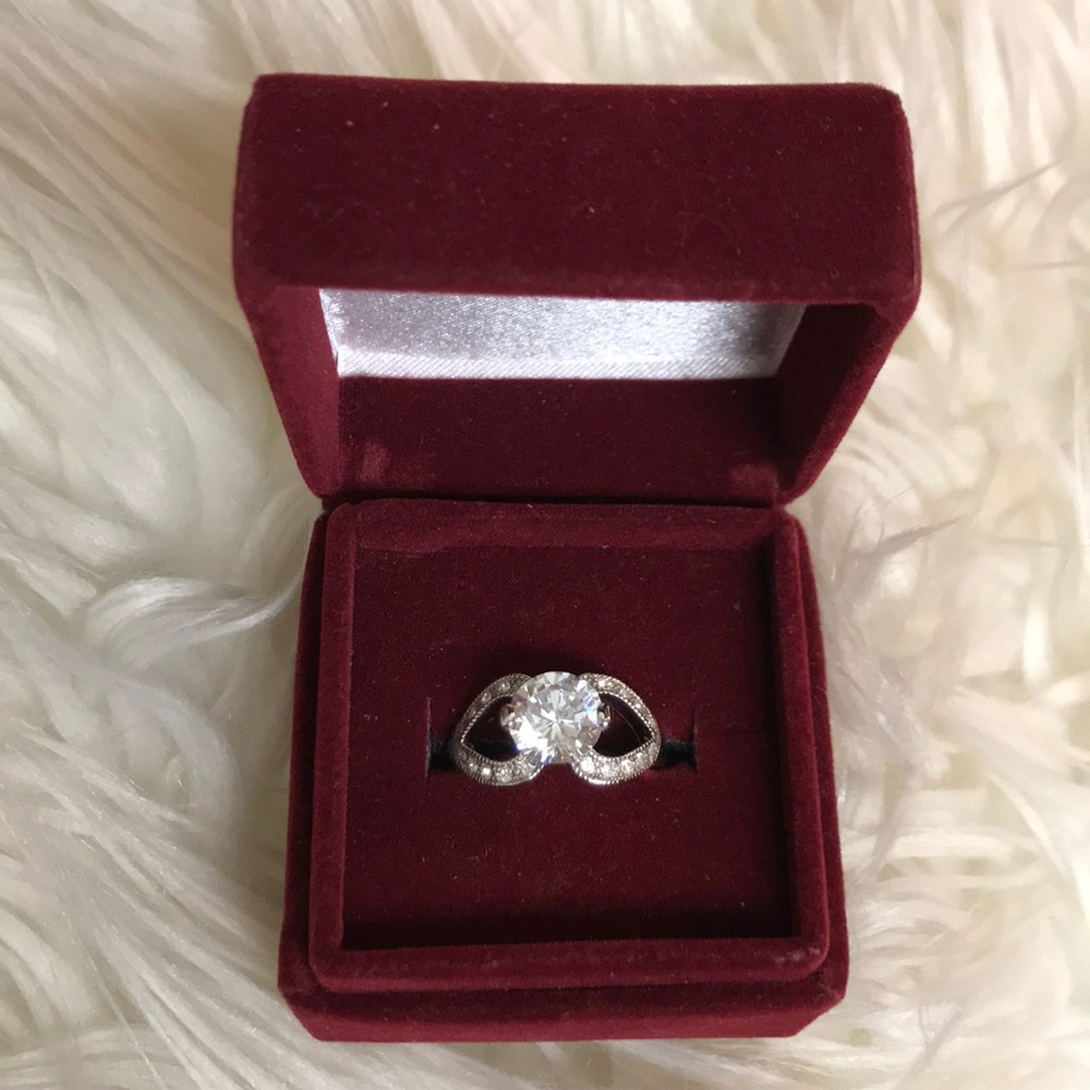 Avon Francesca two carat cz signature ring