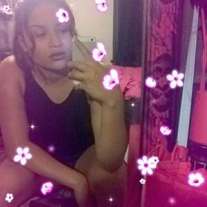 Meet your Posher, Raquel