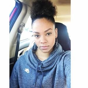 Meet your Posher, Tia