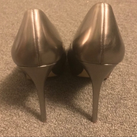 Aldo EUC Pewter Color Heel Pump - Picture 3 of 4