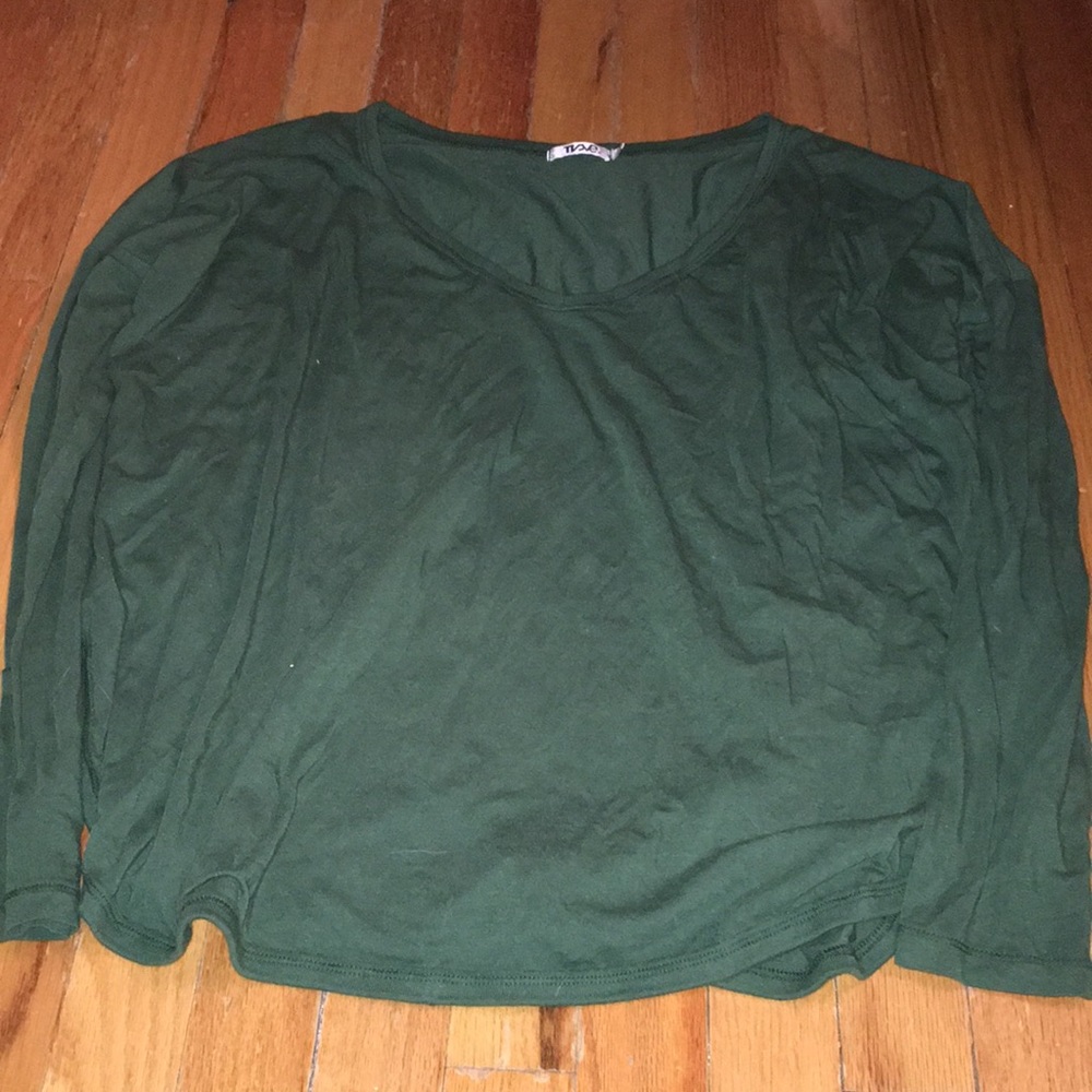 long sleeve w/ thumbholes! Sz M