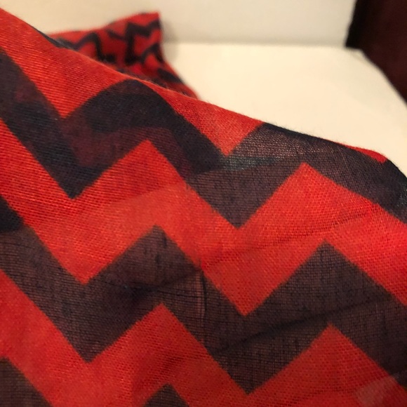 Red Black Chevron Scarf Printer Village - Picture 7 of 8