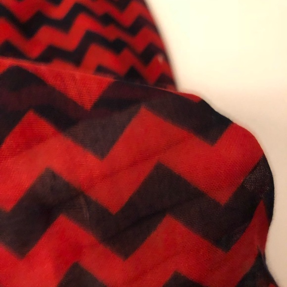 Red Black Chevron Scarf Printer Village - Picture 8 of 8