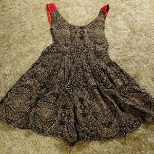 Brown/black low back romper w pockets!