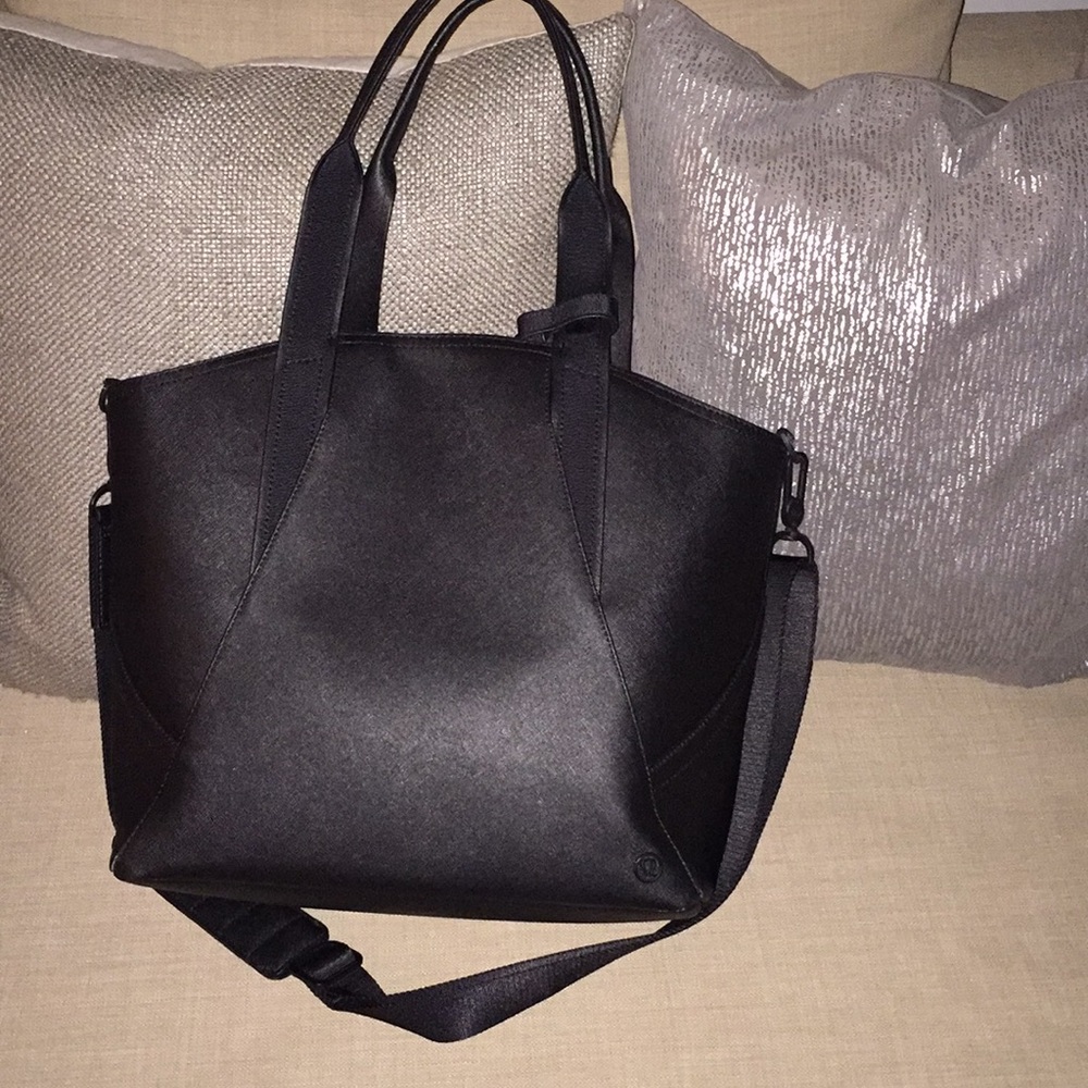 Lululemon tote