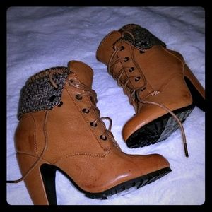 **SOLD** Faux leather bootie