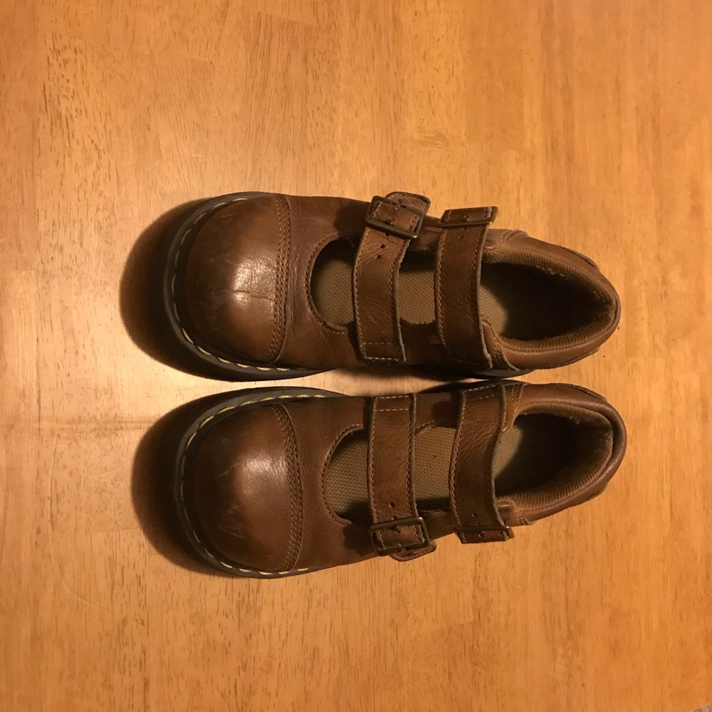 DR. MARTENS brown leather Mary Janes