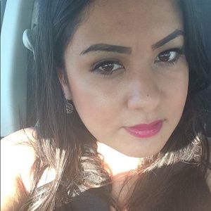 Meet your Posher, Monica
