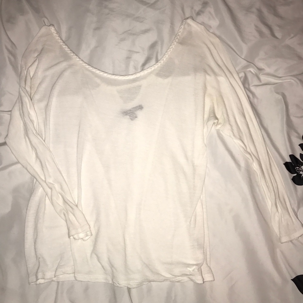 White American Eagle long sleeve top