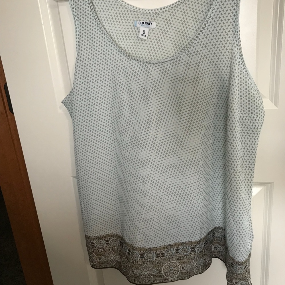 Old Navy Medallion Tank