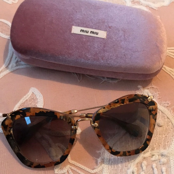 Miu Miu’s Cat Eye Sunglasses - Picture 3 of 6