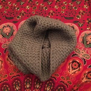 • Gap Infinity Scarf •