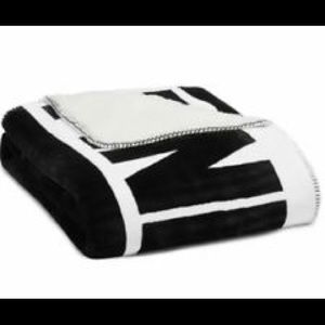 Victoria’s Secret PINK Sherpa blanket.