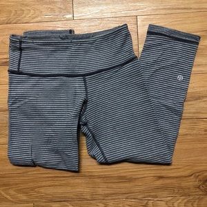 Lululemon cropped pants