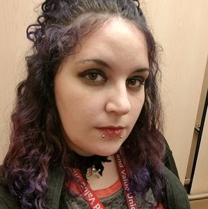 Meet your Posher, Adriene