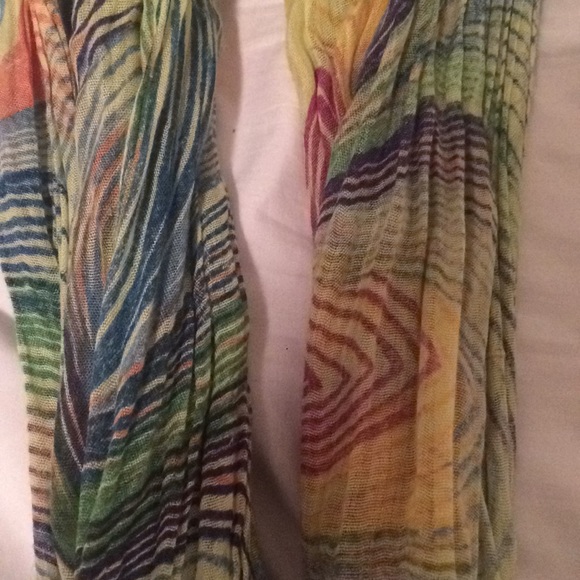 Patterned scarf - Picture 3 of 3