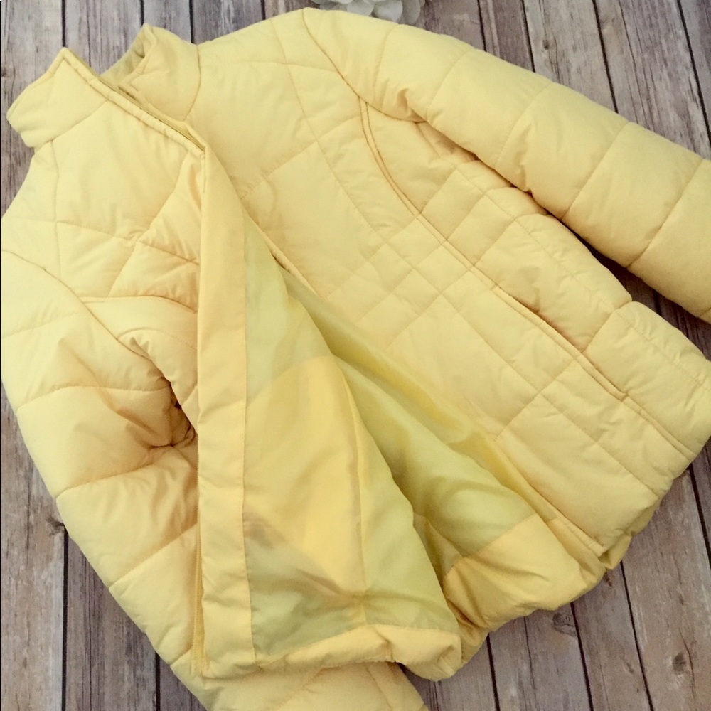 Puffer jacket yellow