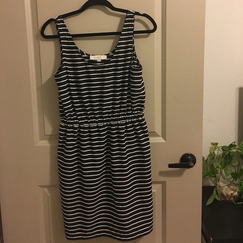 Loft Sleeveless stripped Dress ( S)✨✨